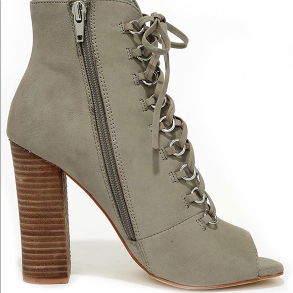 NWT Steve Madden Grey Booties Size 8 - Picture 2 of 8